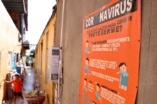 Những người di cư có kết quả xét nghiệm dương tính với COVID-19 không bị trục xuất