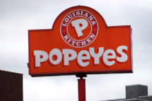 Lương trong ngành đồ ăn nhanh tăng 10%, nhanh nhất trong nhiều năm khi các công ty vật lộn để tuyển người làm