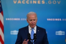 Tổng thống Biden kêu gọi các công ty áp đặt quy định bắt buộc chích vaccine COVID-19