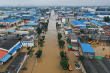 Các thành phố miền trung Trung Quốc đưa ra mức cảnh báo lũ cao nhất