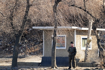 Hai binh sĩ Bắc Hàn có triệu chứng COVID-19 tử vong do không được điều trị y tế