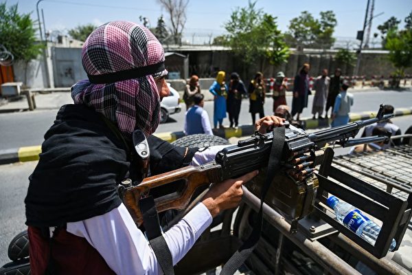 Taliban hạ sát 2 người trong lúc truy lùng một nhà báo làm việc cho đài truyền hình Đức