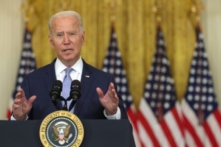 Tổng thống Biden đối mặt với chỉ trích của lưỡng đảng về sự sụp đổ tại Afghanistan