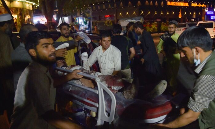 Vụ nổ rung chuyển Kabul, gây nhiều thương vong