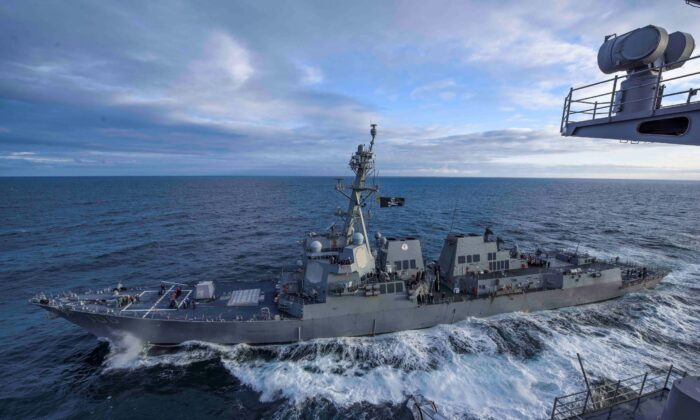 Chiến hạm Hoa Kỳ quá cảnh Eo biển Đài Loan sau cuộc tập trận tấn công của Trung Quốc