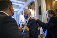 Dự luật cơ sở hạ tầng dài 2,702 trang được công bố trước cuộc tranh biện tại Thượng viện