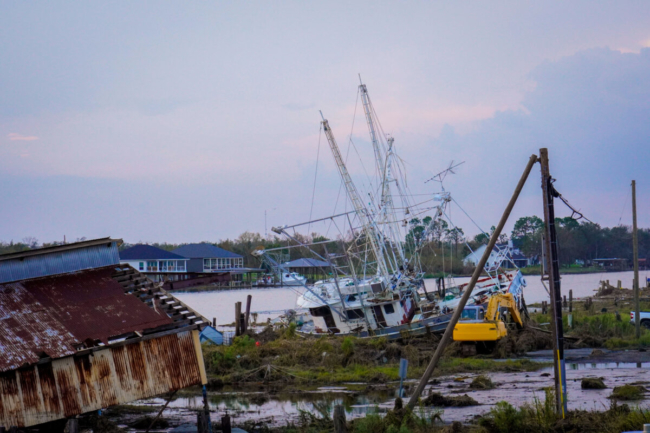 Cư dân New Orleans nương tựa vào nhau sau cơn bão Ida