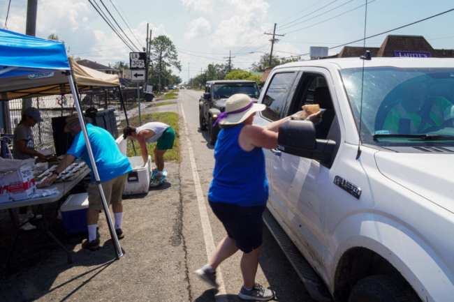 Cư dân New Orleans nương tựa vào nhau sau cơn bão Ida