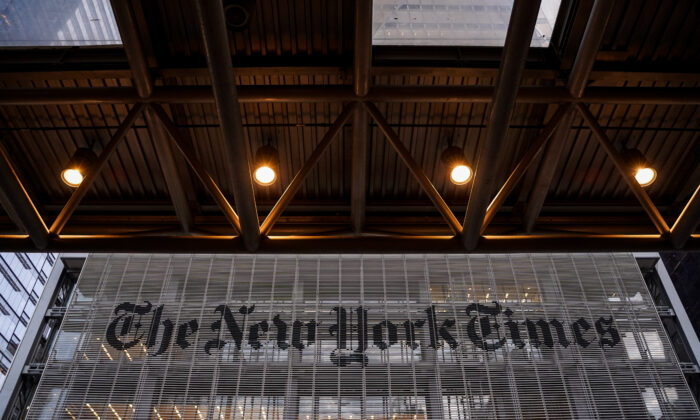 NY Times rút lại quảng cáo kêu gọi Trung Cộng chịu trách nhiệm cho đại dịch