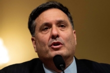 Chánh văn phòng Tòa Bạch Ốc: TNS. Manchin ‘rất dễ bị thuyết phục’ trước việc bỏ phiếu ủng hộ gói ngân sách 3.5 ngàn tỷ USD