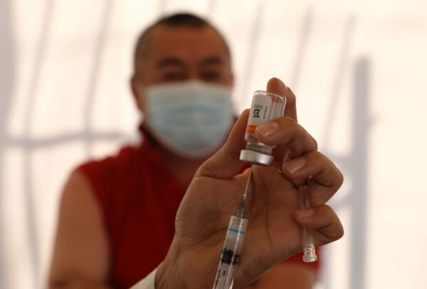 Brazil đình chỉ vaccine Sinovac 