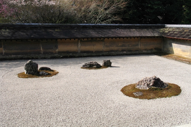 Vườn thiền ở Ryōan-ji.
