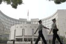 Nợ chồng lên nợ: Bắc Kinh phát hành thêm trái phiếu trong bối cảnh kinh tế suy thoái