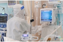 Tin Việt Nam ngày 24/9: Hơn 8,500 ca mắc mới, 203 ca tử vong, bắt đầu đóng ống vaccine Sputnik V, shipper Sài Gòn được tự xét nghiệm