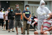 Tin Việt Nam ngày 28/9: Số mắc mới giảm sâu với gần 4,600 ca, Sài Gòn không có chỉ thị ngừng chích Pfizer, Hà Nội tiếp tục dừng các chuyến bay, tàu chở khách