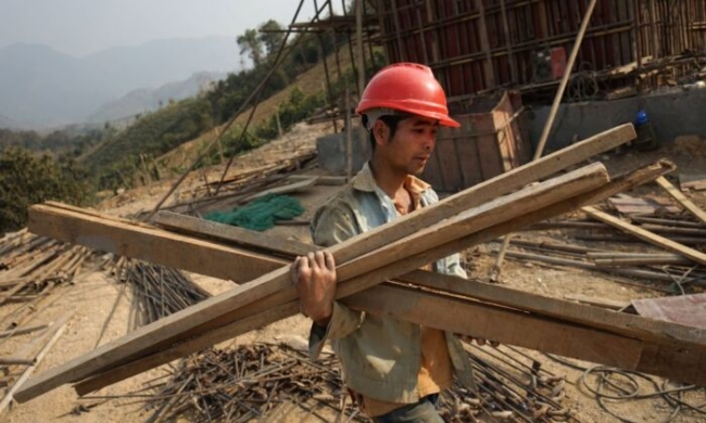 Do nợ nần chồng chất các nước tham gia ngày càng phản đối Sáng kiến Vành đai và Con đường của Trung Quốc