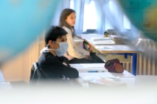 Anh Quốc: Trẻ em chưa chích ngừa có nguy cơ tử vong do COVID-19 thấp hơn so với người lớn được chích ngừa đầy đủ