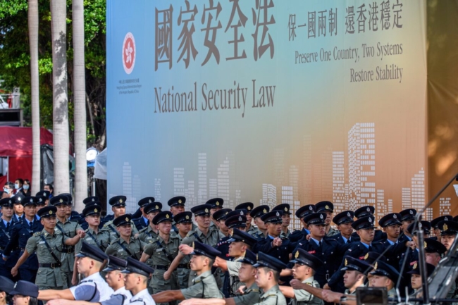 Trung Cộng chuyển hướng sự chú ý ra khỏi những hành vi sai trái ở Hồng Kông
