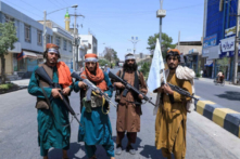 Taliban ‘bắt giữ’ người Mỹ ‘làm con tin’ tại phi trường Afghanistan