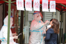 COVID-19 đưa thành phố phía bắc Trung Quốc rơi vào trạng thái bán phong tỏa