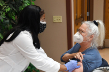 Tác động của virus Trung Cộng trên lĩnh vực chăm sóc sức khỏe làm rung chuyển dự báo của các quản trị viên Medicare trong Báo cáo năm 2021