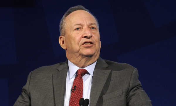 Ông Larry Summers phê phán ‘kiểu ngân hàng trung ương thức tỉnh’, cảnh báo về đình trệ kinh tế và ‘Nhật Bản hóa’