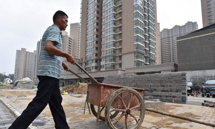 Bắc Kinh đang đi dây thăng bằng với thị trường nhà ở trong nước