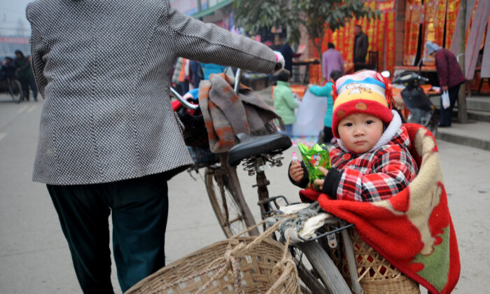 Dân thường lật tẩy đường dây buôn bán trẻ sơ sinh chợ đen ở Trung Quốc