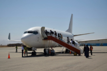 Khoảng 100 người Mỹ mắc kẹt ở Afghanistan vẫn đang cố gắng di tản