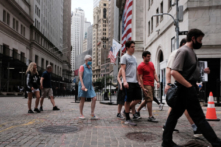 Khảo sát cho thấy, người Mỹ đang tìm kiếm một phép màu hưu trí