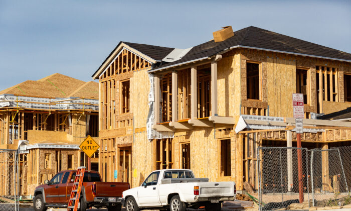Chi tiêu mạnh mẽ cho nhà ở loại cho một gia đình thúc đẩy chi tiêu cho xây dựng nhà ở tăng trưởng trong tháng Bảy