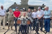 Thống đốc Texas thúc giục ông Biden tuyên bố tình trạng khẩn cấp liên bang do làn sóng nhập cư bất hợp pháp