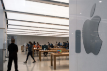 Apple phát hành bản cập nhật phần mềm khẩn cấp để vá lỗ hổng về gián điệp