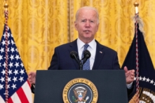 TT Biden dự định bắt buộc chích ngừa vaccine COVID-19 cho 80 triệu người lao động thuộc khu vực tư nhân