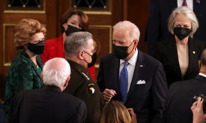 TT Biden đứng về phía ông Milley sau khi có các báo cáo về các cuộc điện đàm bí mật với tướng Trung Quốc