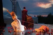 Đọc Shakespeare là quá trình khám phá nội tâm chúng ta