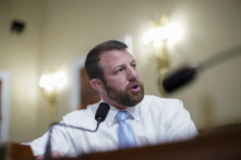 ‘Nếu có lần sau tôi sẽ làm lại’: Nghị sĩ nói sau nỗ lực giải cứu người Mỹ bị mắc kẹt ở Afghanistan