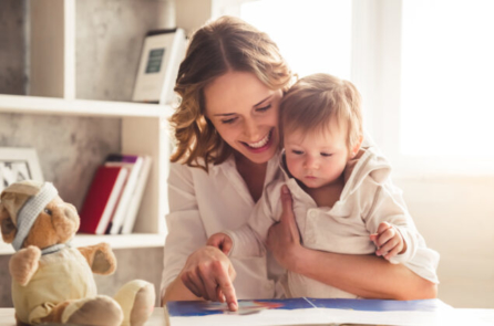 Cẩm nang nuôi dạy con: Lợi ích của việc đọc sách cho trẻ chập chững biết đi và trẻ mẫu giáo