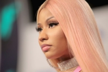 Nicki Minaj công khai chỉ trích văn hóa xóa sổ qua bình luận về vaccine COVID