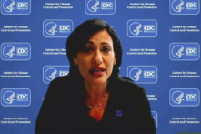 Giám đốc CDC: CDC tạm thời sẽ không thay đổi định nghĩa về ‘chích ngừa đầy đủ’