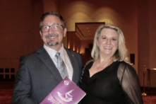 Cựu giáo viên vũ đạo nói: ‘Tôi cảm giác như đang được gặp lại người thân’