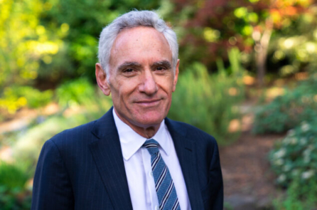 Tiến sĩ Scott Atlas: Không nên chỉ định bắt buộc vaccine COVID-19 cho trẻ em