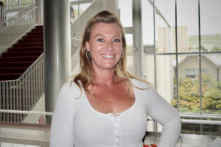 Huấn luyện viên khiêu vũ cho biết, Shen Yun nâng cao cảnh giới tinh thần của con người