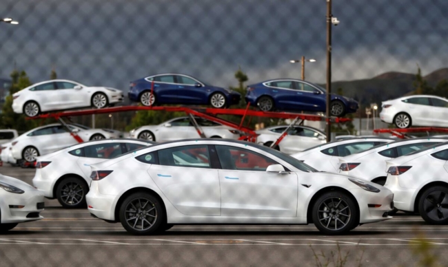 Tesla chuyển trụ sở đến texas