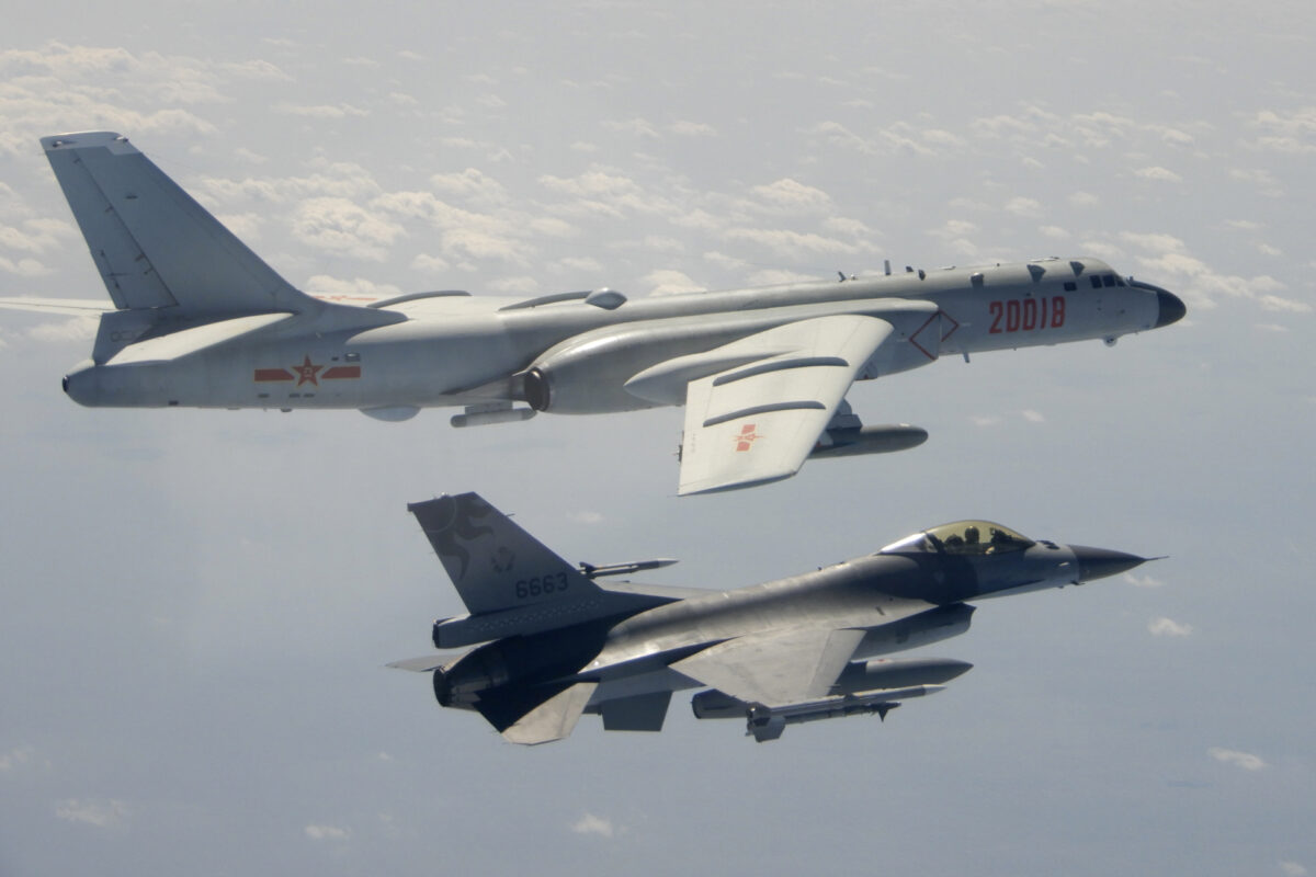 Trung Quốc điều không quân tới Đài Loan: Chiến tranh đã cận kề hay chỉ là thổi phồng quá mức?