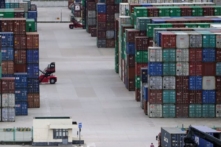 Hai nhà lập pháp của lưỡng đảng giới thiệu dự luật ‘Chống Cưỡng ép Kinh tế từ Trung Quốc’