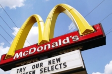 Nghiên cứu: Một số đồ ăn nhanh có chứa nhựa công nghiệp có khả năng gây hại