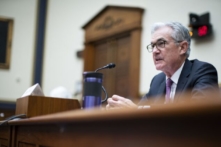 Ông Powell cho biết rủi ro lạm phát đang gia tăng, nhưng Fed có thể ‘kiên nhẫn’