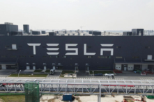 Tại sao ông Elon Musk lại ngọt ngào với Trung Quốc?