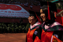 Các trường đại học Trung Quốc tăng cường truyền thụ chính trị trong giới sinh viên